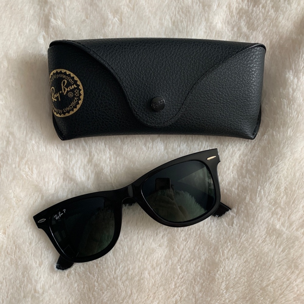 Ray-Ban Wayfarer Polarized Sunglasses